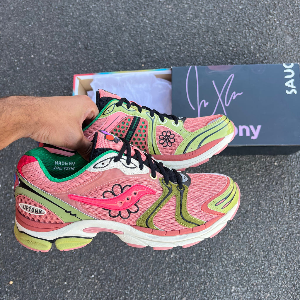 Saucony ProGrid Triumph 4 x Jae Tips Flowers Grow Uptown Virginia Creeper