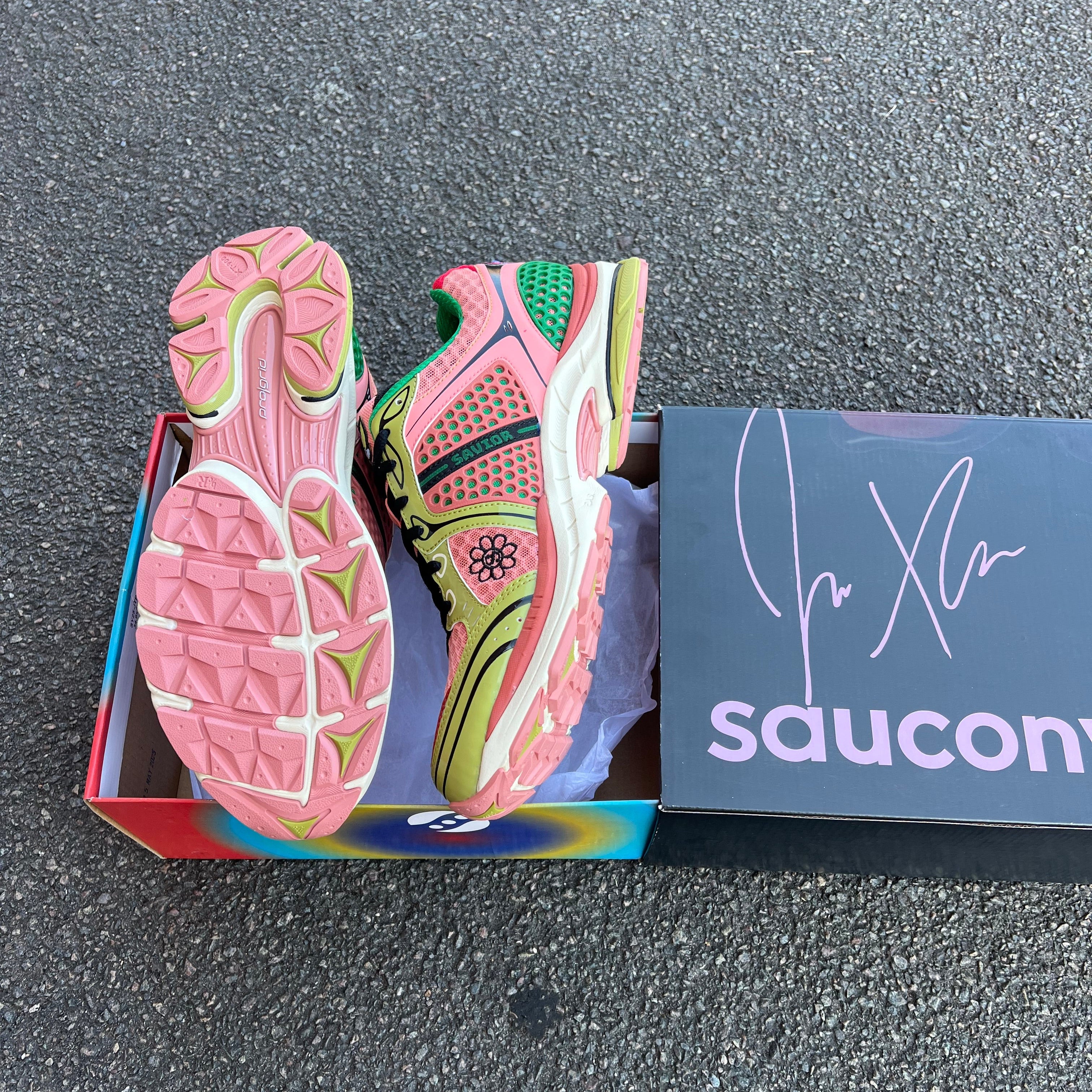 Saucony ProGrid Triumph 4 x Jae Tips Flowers Grow Uptown Virginia Creeper