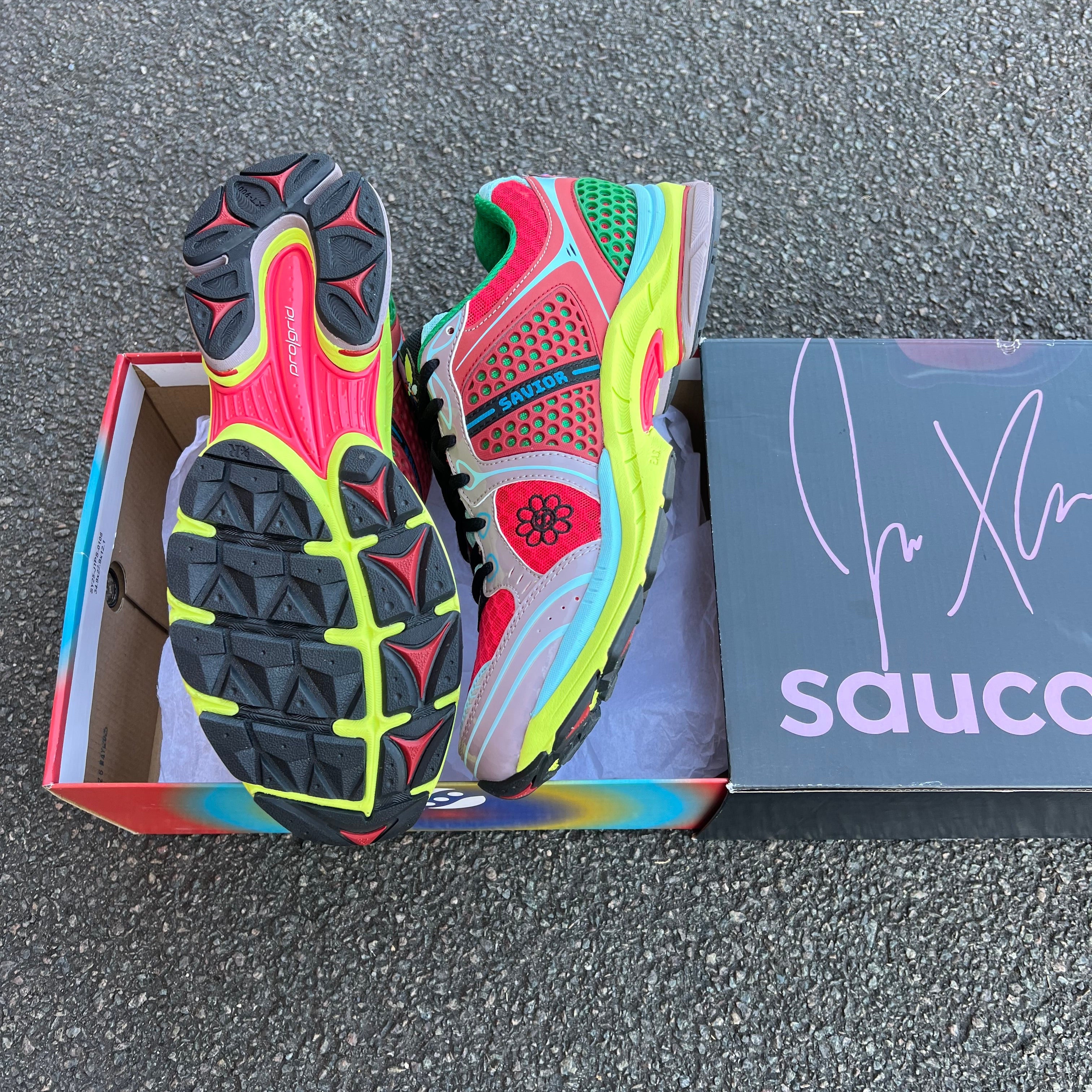 Saucony ProGrid Triumph 4 x Jae Tips Flowers Grow Uptown Poison Ivy