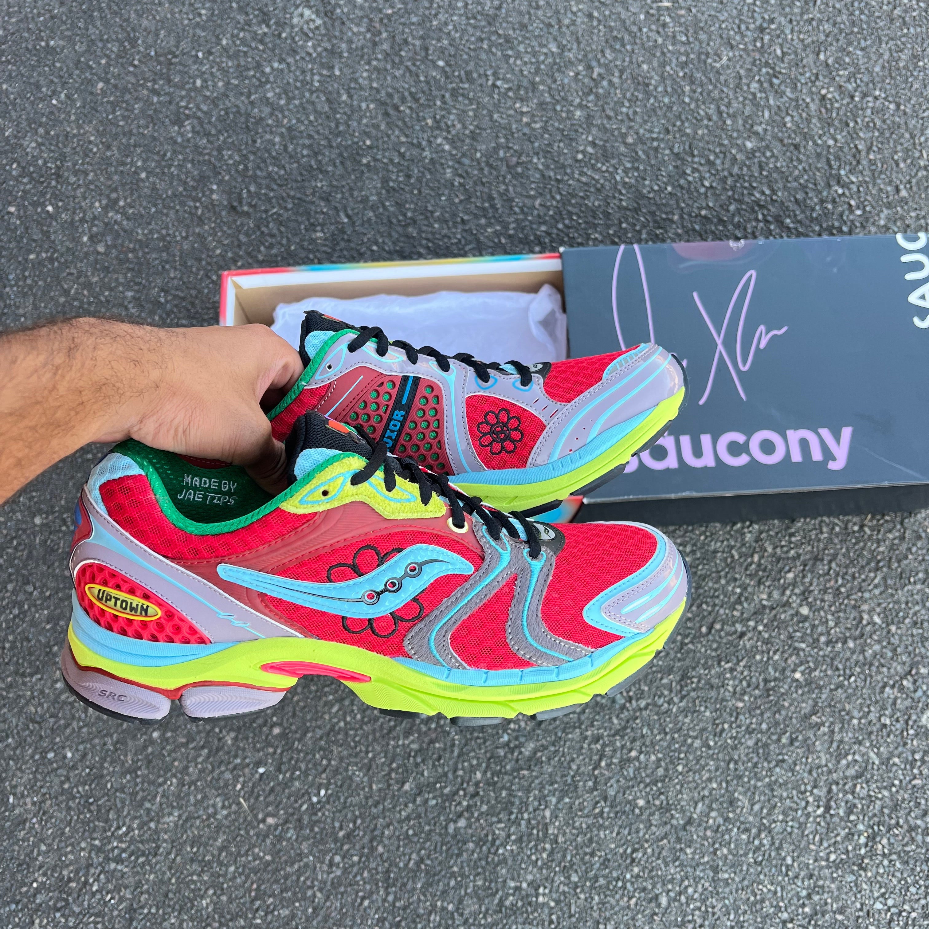Saucony ProGrid Triumph 4 x Jae Tips Flowers Grow Uptown Poison Ivy